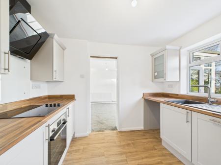 4 bedroom Semi-detached house for sale in Cheddington Close, Tilehurst, Reading, RG30