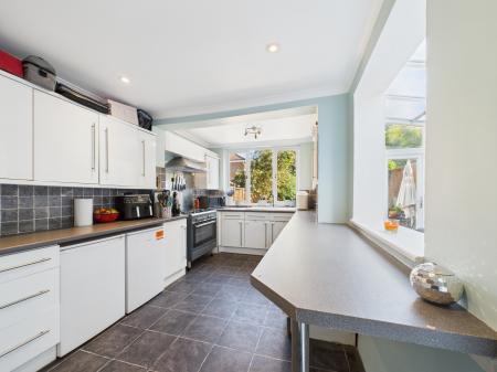 3 bedroom End of terrace house for sale in Elm Park Road, West Reading, Reading, RG30