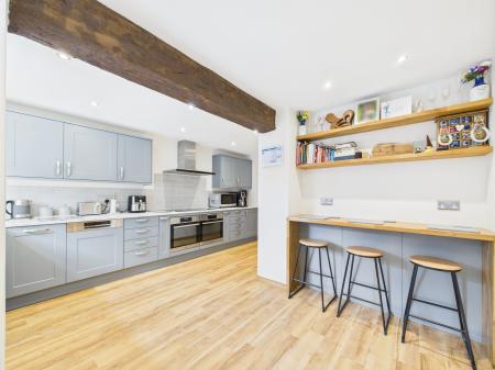 3 bedroom Detached house for sale in Fairlop Close, Calcot, Reading, RG31