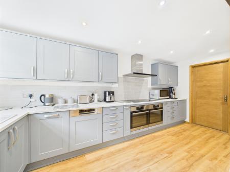 3 bedroom Detached house for sale in Fairlop Close, Calcot, Reading, RG31