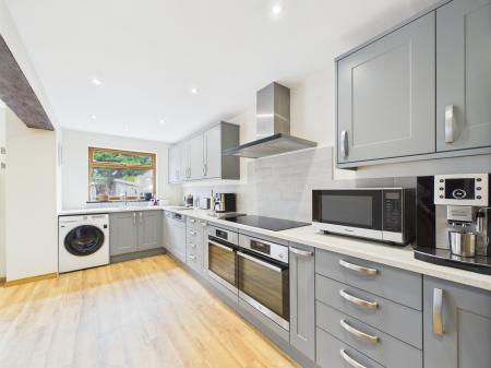 3 bedroom Detached house for sale in Fairlop Close, Calcot, Reading, RG31