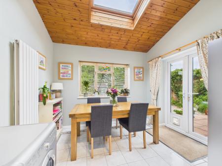 3 bedroom Detached house for sale in Halls Road, Tilehurst, Reading, RG30