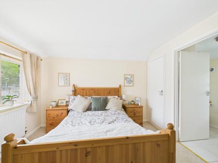 3 bedroom Detached house for sale in Halls Road, Tilehurst, Reading, RG30