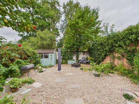 3 bedroom Detached house for sale in Halls Road, Tilehurst, Reading, RG30