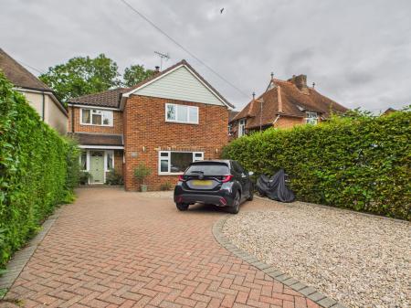 3 bedroom Detached house for sale in Halls Road, Tilehurst, Reading, RG30