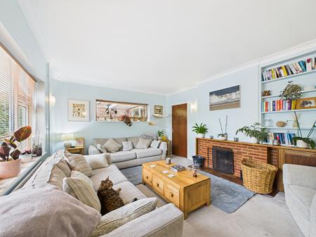 3 bedroom Detached house for sale in Halls Road, Tilehurst, Reading, RG30