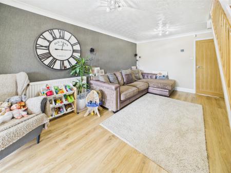 2 bedroom End of terrace house for sale in Hanbury Drive, Calcot, Reading, RG31