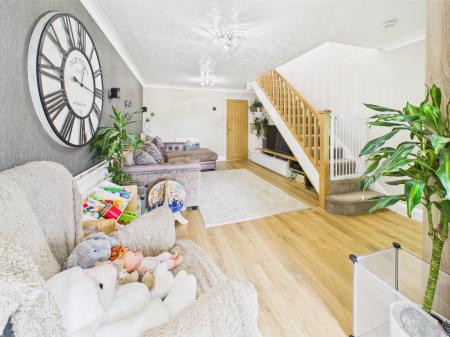 2 bedroom End of terrace house for sale in Hanbury Drive, Calcot, Reading, RG31