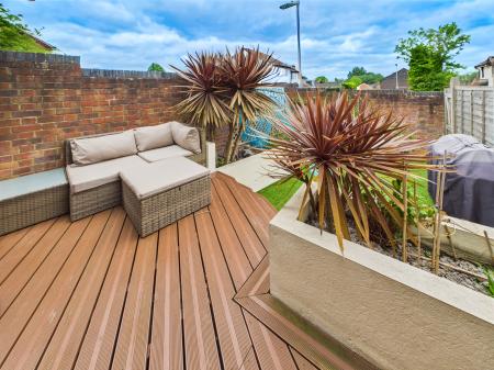 2 bedroom End of terrace house for sale in Hanbury Drive, Calcot, Reading, RG31