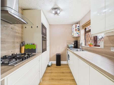 2 bedroom End of terrace house for sale in Hanbury Drive, Calcot, Reading, RG31