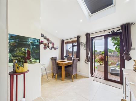 2 bedroom End of terrace house for sale in Hanbury Drive, Calcot, Reading, RG31