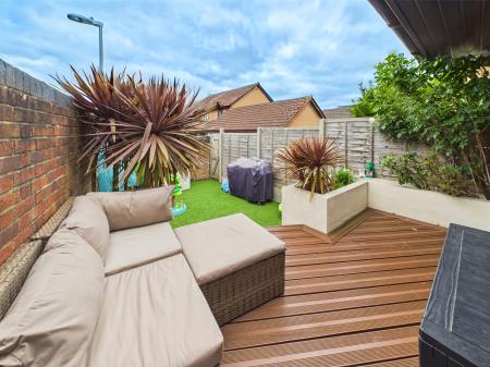 2 bedroom End of terrace house for sale in Hanbury Drive, Calcot, Reading, RG31