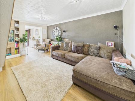 2 bedroom End of terrace house for sale in Hanbury Drive, Calcot, Reading, RG31