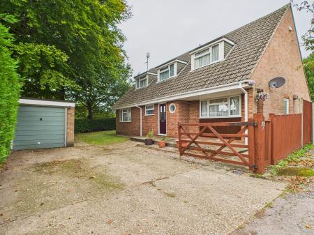 4 bedroom Detached house for sale in Holybrook Crescent, Southcote, Reading, RG30