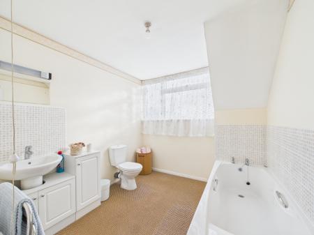 4 bedroom Detached house for sale in Holybrook Crescent, Southcote, Reading, RG30