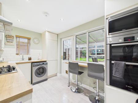 2 bedroom End of terrace house for sale in Latimer Drive, Calcot, Reading, RG31