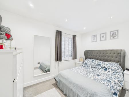 2 bedroom End of terrace house for sale in Latimer Drive, Calcot, Reading, RG31