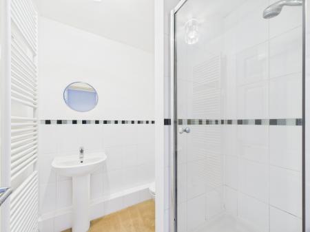 2 bedroom Flat for sale in Malyns Way, Tilehurst, Reading, RG31
