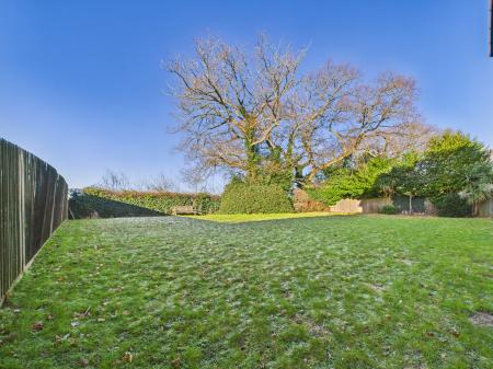 2 bedroom Flat for sale in Malyns Way, Tilehurst, Reading, RG31