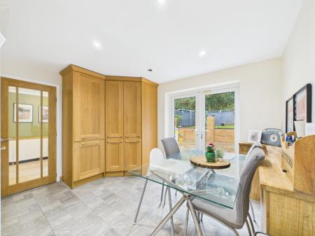 3 bedroom End of terrace house for sale in Rodway Road, Tilehurst, Reading, RG30