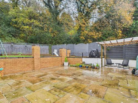 3 bedroom End of terrace house for sale in Rodway Road, Tilehurst, Reading, RG30