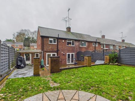 3 bedroom End of terrace house for sale in Rodway Road, Tilehurst, Reading, RG30