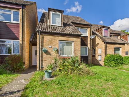 3 bedroom Link detached house for sale in Sandhills Way, Calcot, Reading, RG31