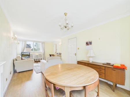 3 bedroom Link detached house for sale in Sandhills Way, Calcot, Reading, RG31