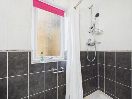 3 bedroom Link detached house for sale in Sandhills Way, Calcot, Reading, RG31