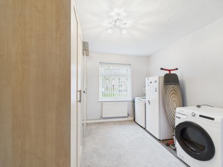 2 bedroom Ground floor flat for sale in Valerie Court, Bath Road, Reading, Reading, RG1