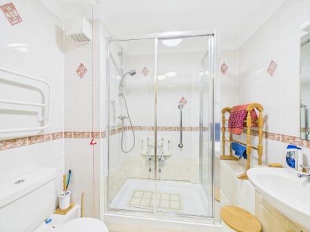 1 bedroom Flat for sale in Warwick Road, Reading, RG2