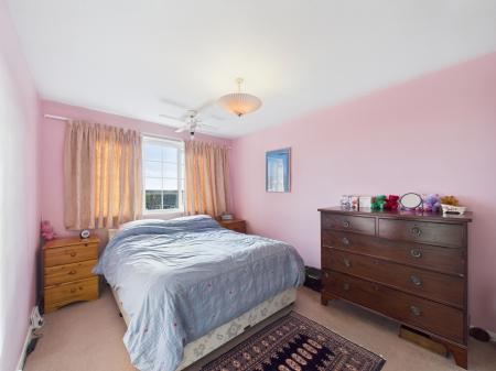 3 bedroom Semi-detached house for sale in Yew Tree Rise, Calcot, Reading, RG31