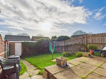 3 bedroom Semi-detached house for sale in Yew Tree Rise, Calcot, Reading, RG31