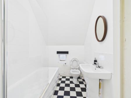 3 bedroom Semi-detached house to let in Reading Road, Lower Basildon, RG8