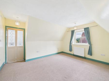 3 bedroom Semi-detached house to let in Reading Road, Lower Basildon, RG8