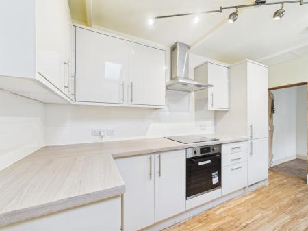 3 bedroom Semi-detached house to let in Reading Road, Lower Basildon, RG8