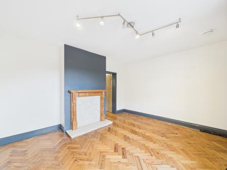 3 bedroom Semi-detached house to let in Reading Road, Lower Basildon, RG8