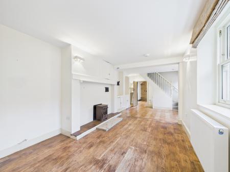 3 bedroom Semi-detached house to let in Reading Road, Lower Basildon, RG8