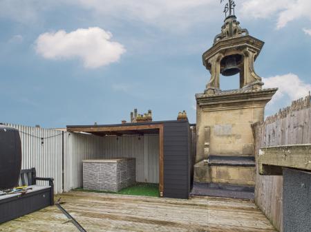 2 bedroom Flat to let in Market Place