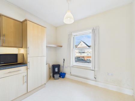 1 bedroom Flat to let in Wantage Road, Reading, RG30