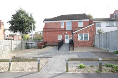 1 bedroom Flat to let in Wantage Road, Reading, RG30
