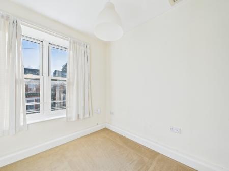 1 bedroom Flat to let in Wantage Road, Reading, RG30