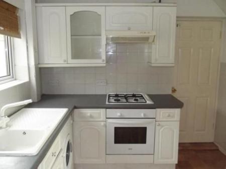 2 bedroom Semi-detached house to let in Royal Avenue, Calcot, Reading, RG31