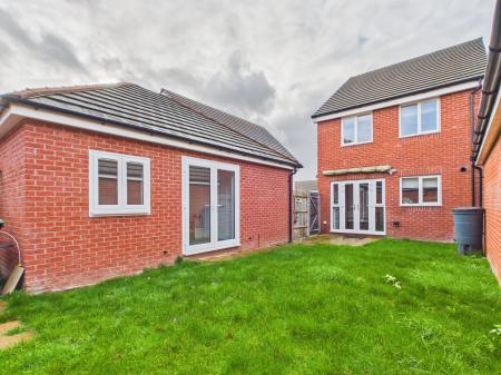 3 bedroom Detached house for sale in Shipridge Drive, Spencers Wood, Reading, RG7