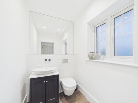 4 bedroom Semi-detached house to let in Sunapee Road, Reading, RG2