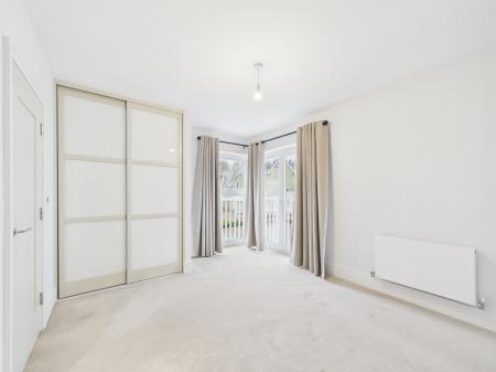 4 bedroom Semi-detached house to let in Sunapee Road, Reading, RG2