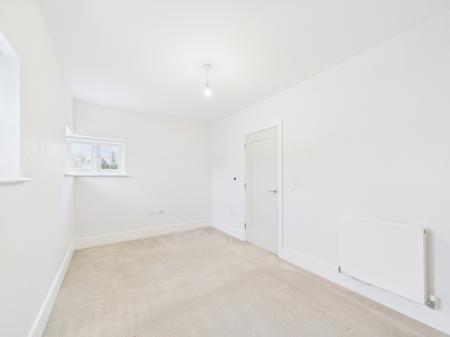 4 bedroom Semi-detached house to let in Sunapee Road, Reading, RG2