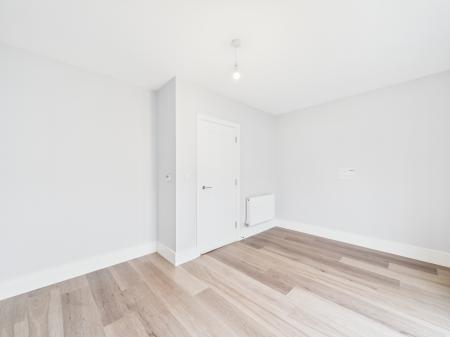 4 bedroom Semi-detached house to let in Maine Street, Reading, RG2