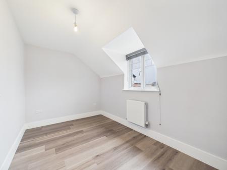 4 bedroom Semi-detached house to let in Maine Street, Reading, RG2