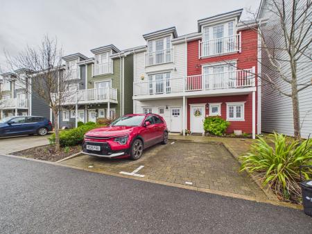 Maine Street, Reading, RG2